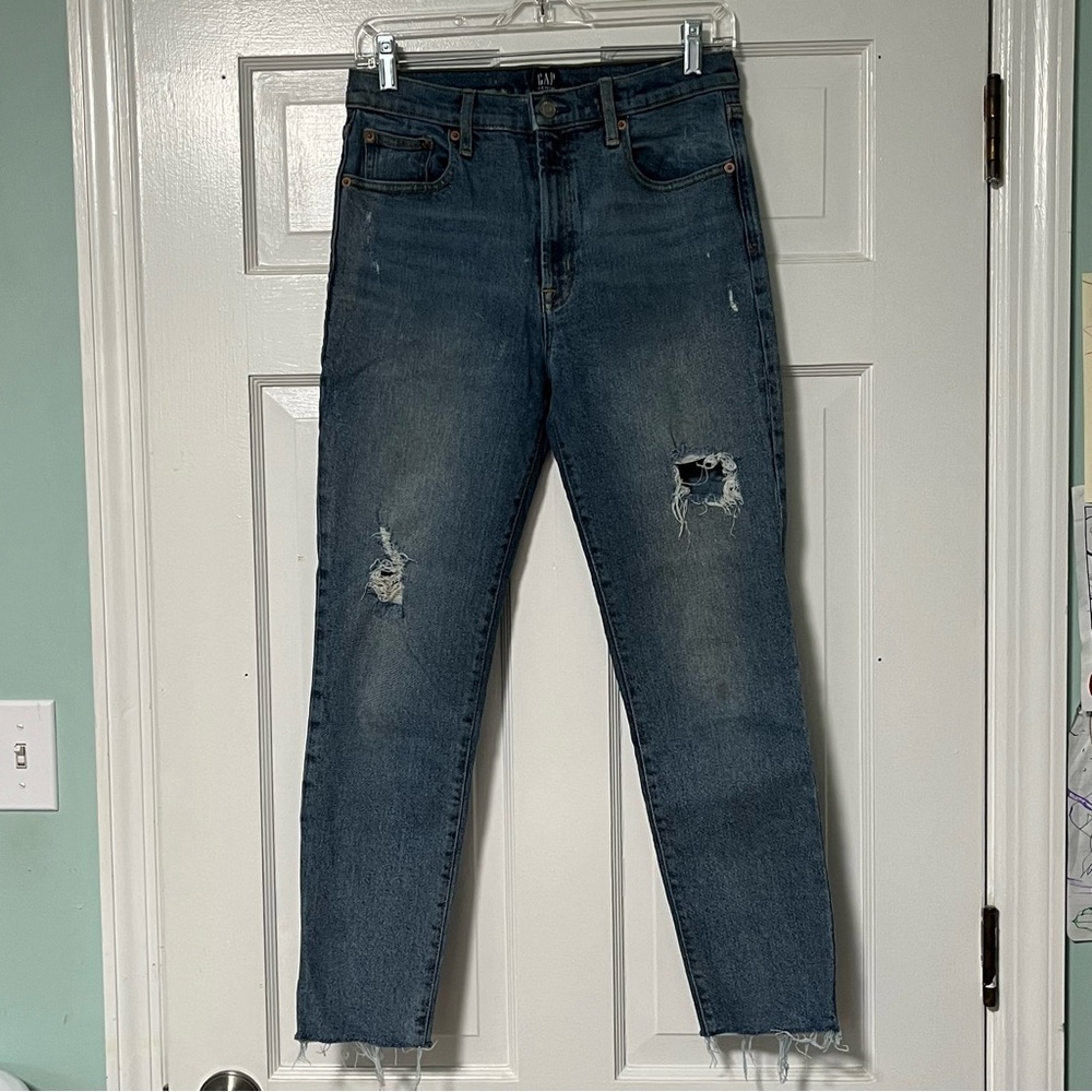GAP true skinny Women's Blue Distressed raw hem Ankle Jeans